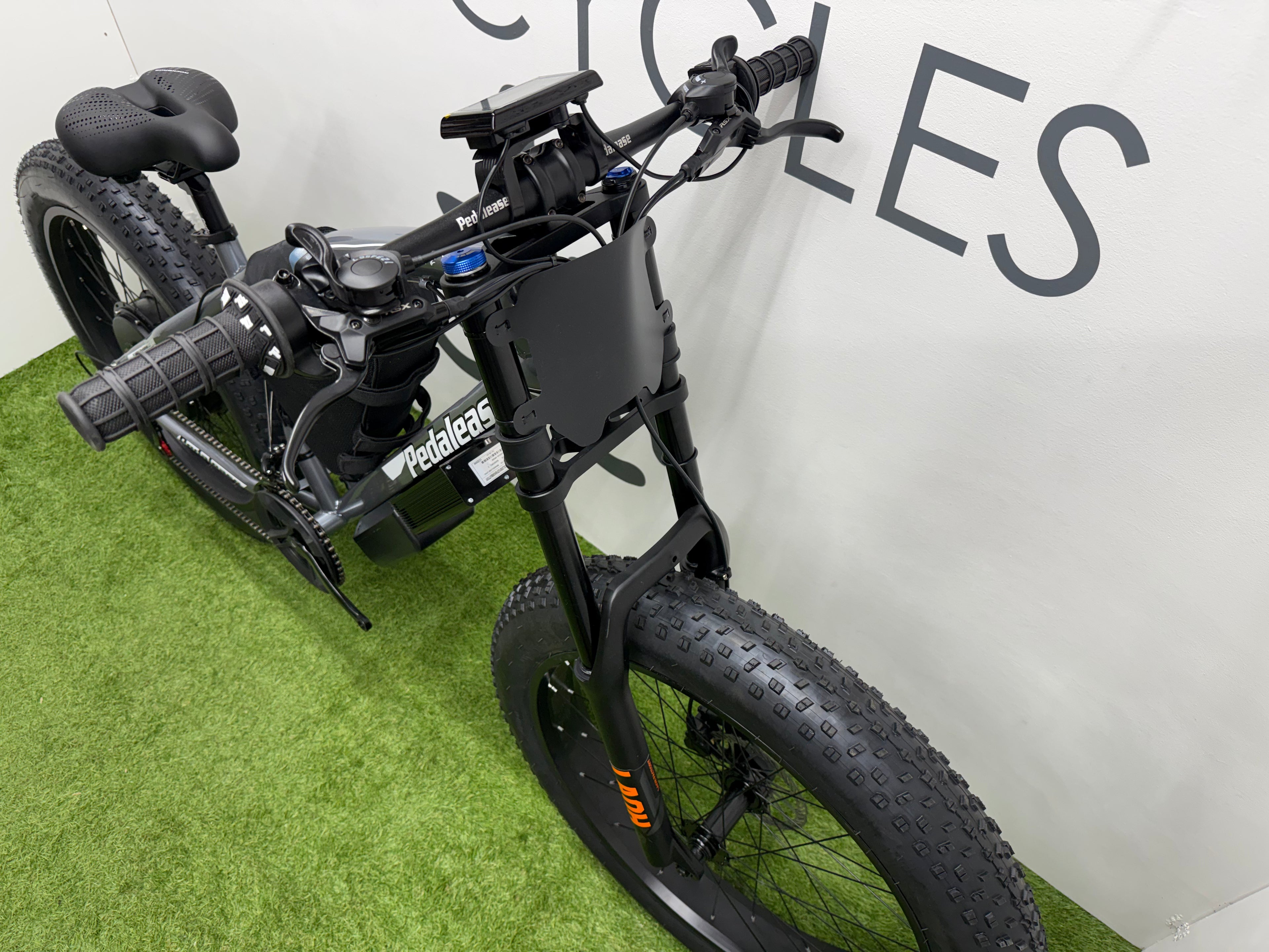 Fat bike 26x4 inch electric bike 72v 3000 Watts Lithium🔋25ah battery