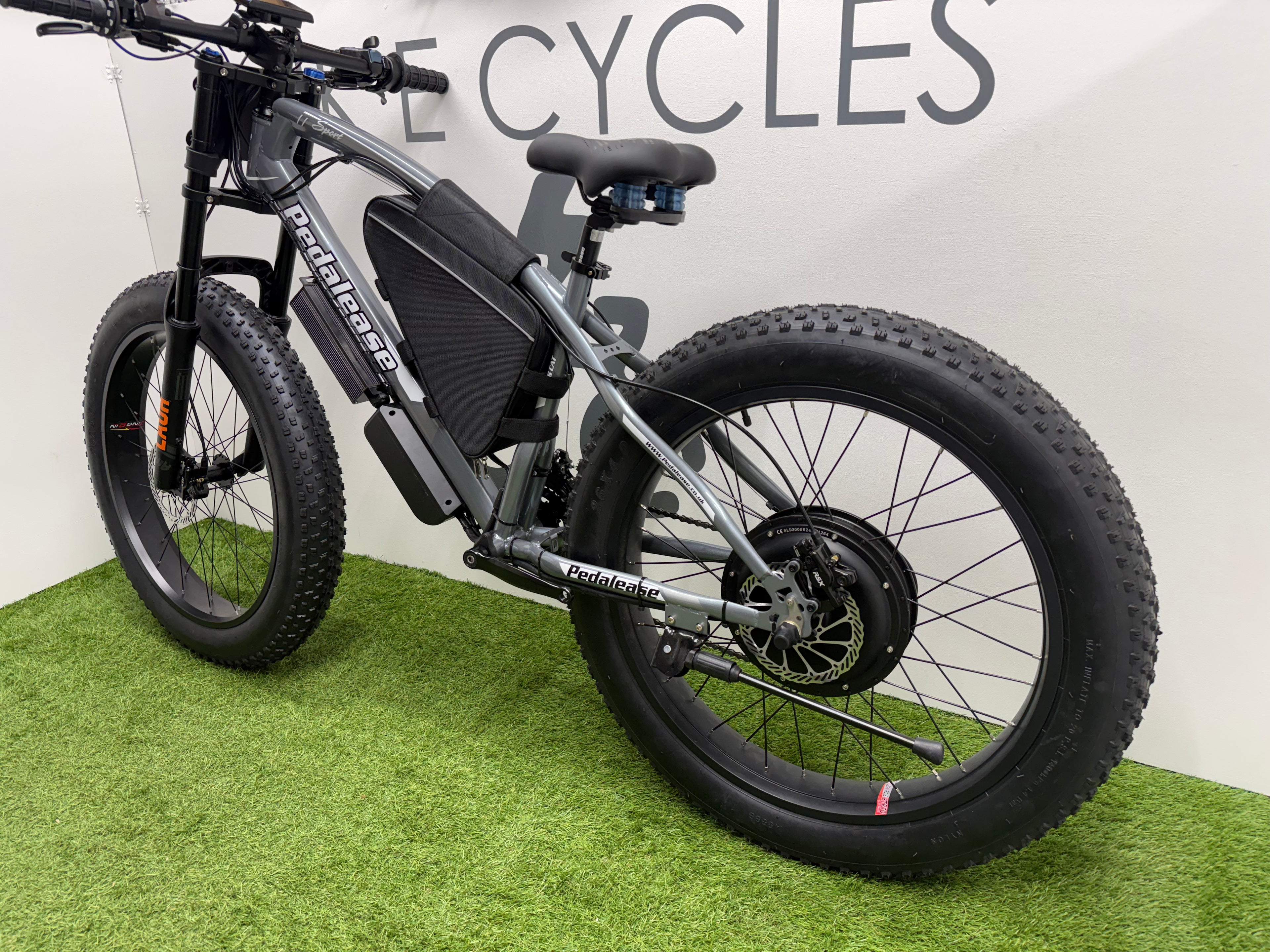 Fat bike 26x4 inch electric bike 72v 3000 Watts Lithium🔋25ah battery