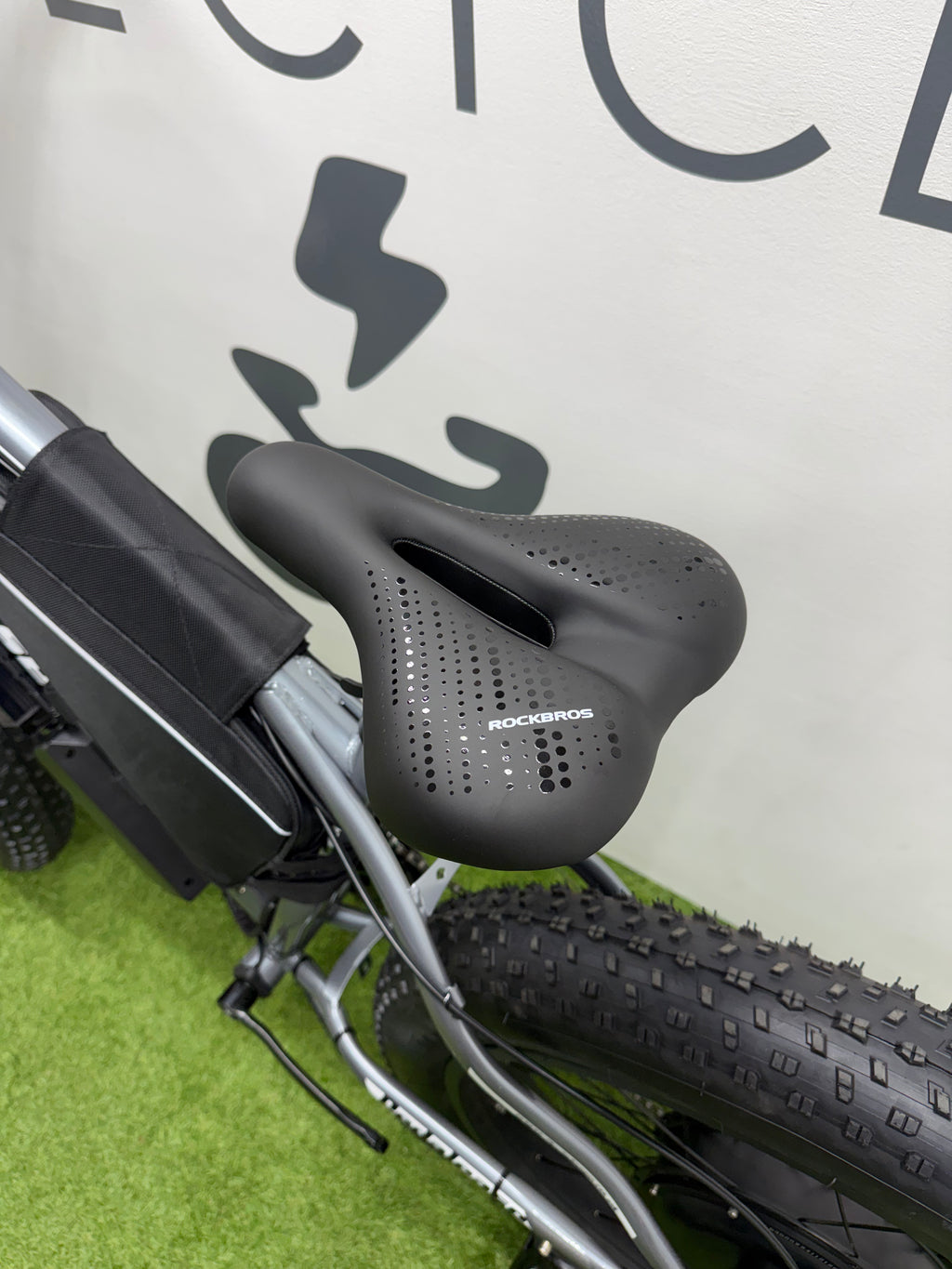 Fat bike 26x4 inch electric bike 72v 3000 Watts Lithium🔋25ah battery