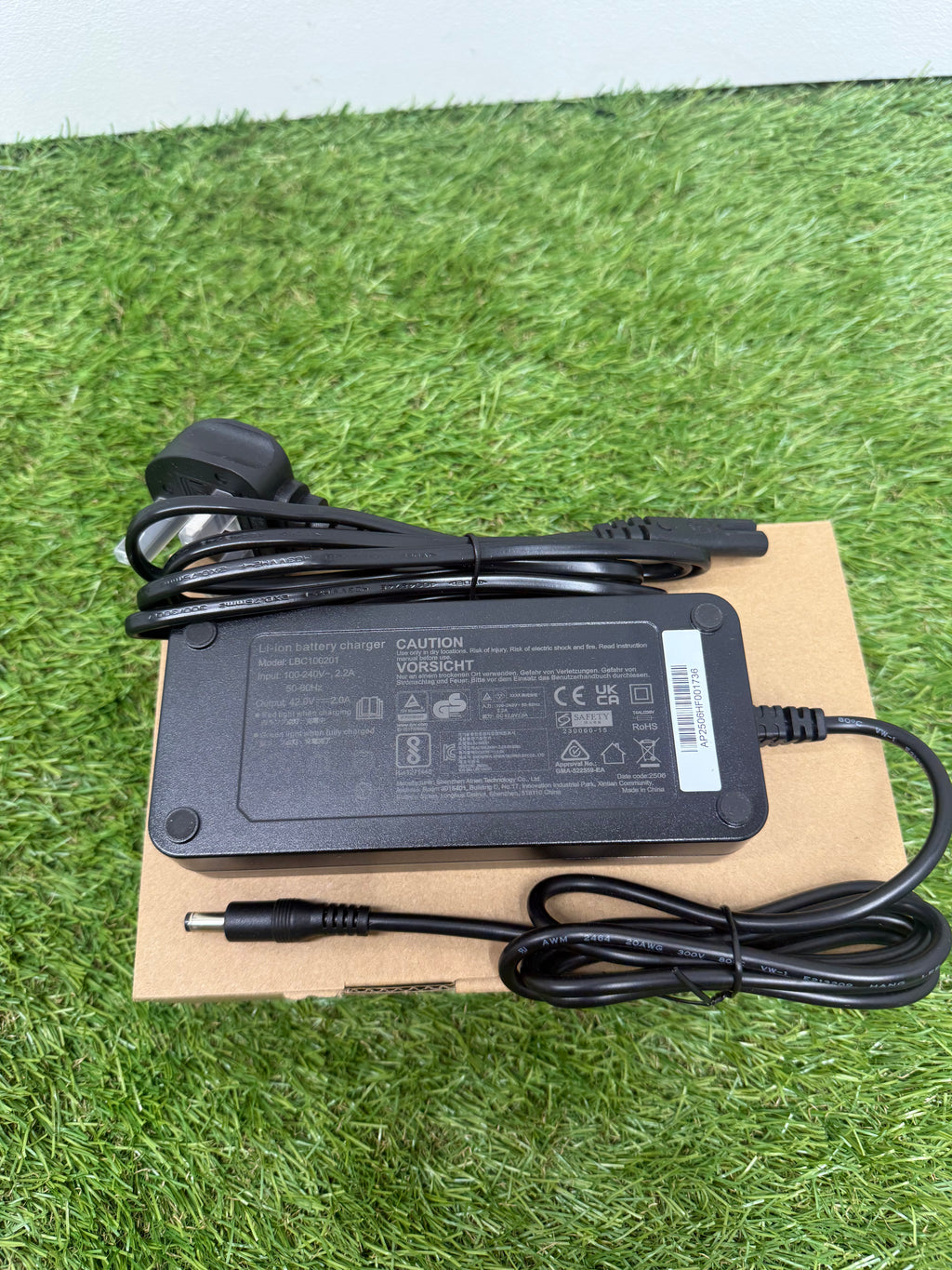 36V 12ah Ebike Li-ion 2 Pin Tube Battery for Reention Rapier lR lll,Cross City 2 Pin With 2a charger