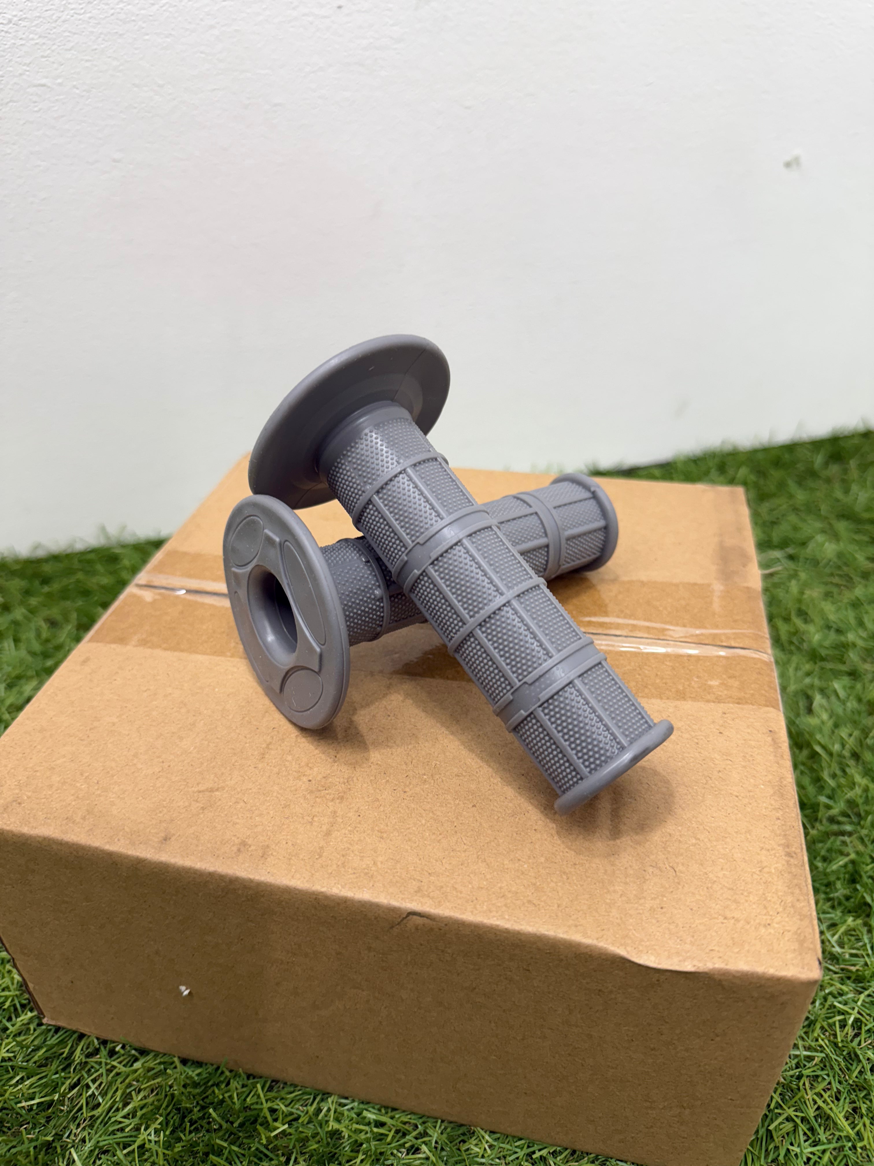 Bike Twist Throttle Grips MX Enduro Tapered Dual Compound Diamond Waffle Soft