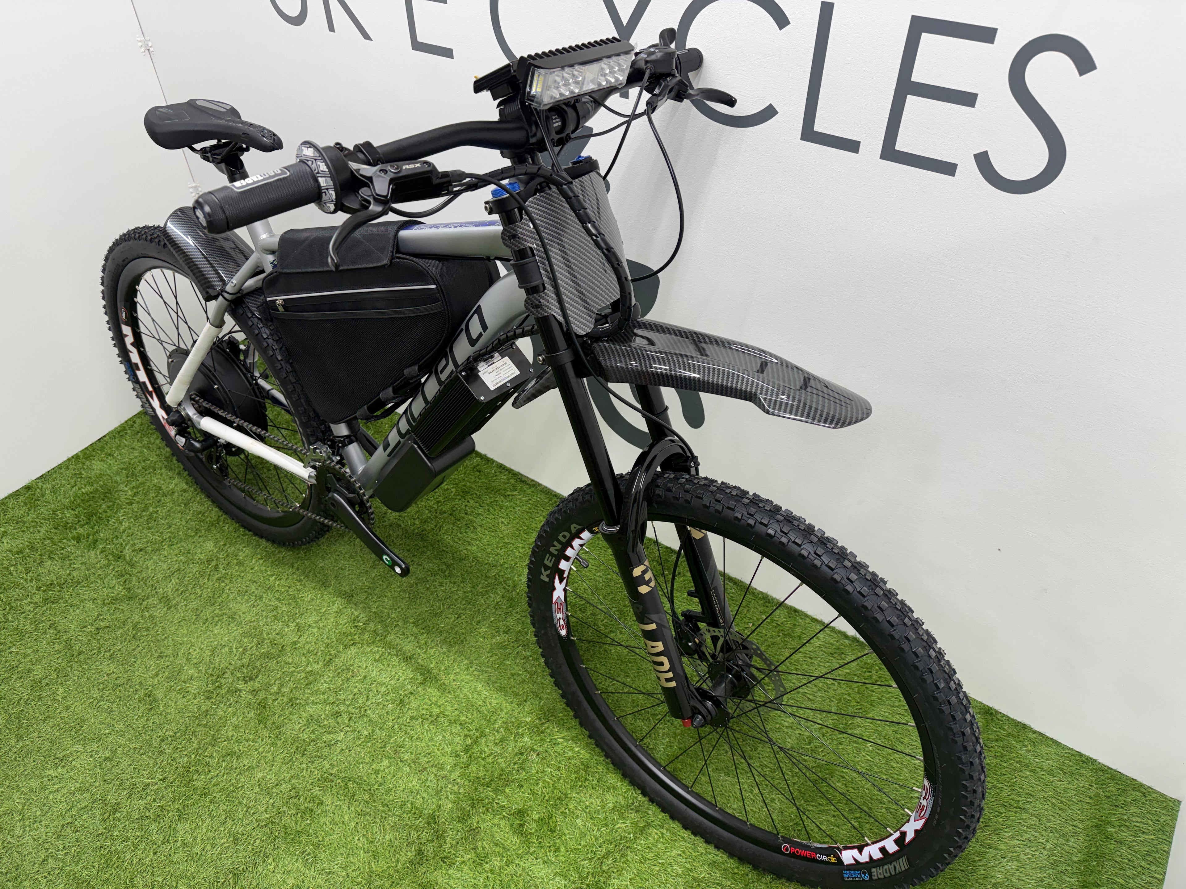 Carrera Valour Disc electric bike 72v 3000 Watts mtx Lithium🔋 Silver Edition With Double Shoulder Forks