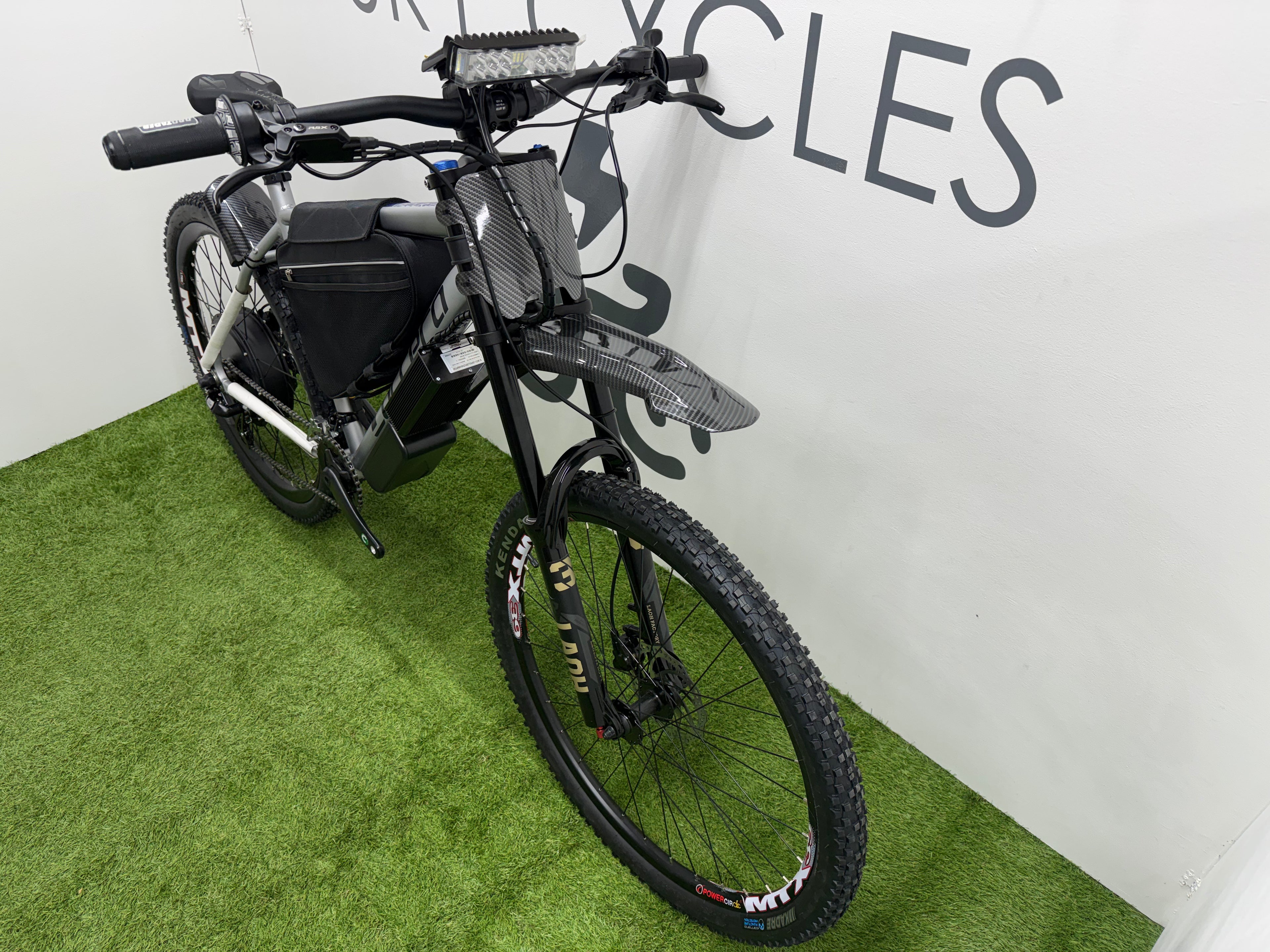 Carrera Valour Disc electric bike 72v 3000 Watts mtx Lithium🔋 Silver Edition With Double Shoulder Forks