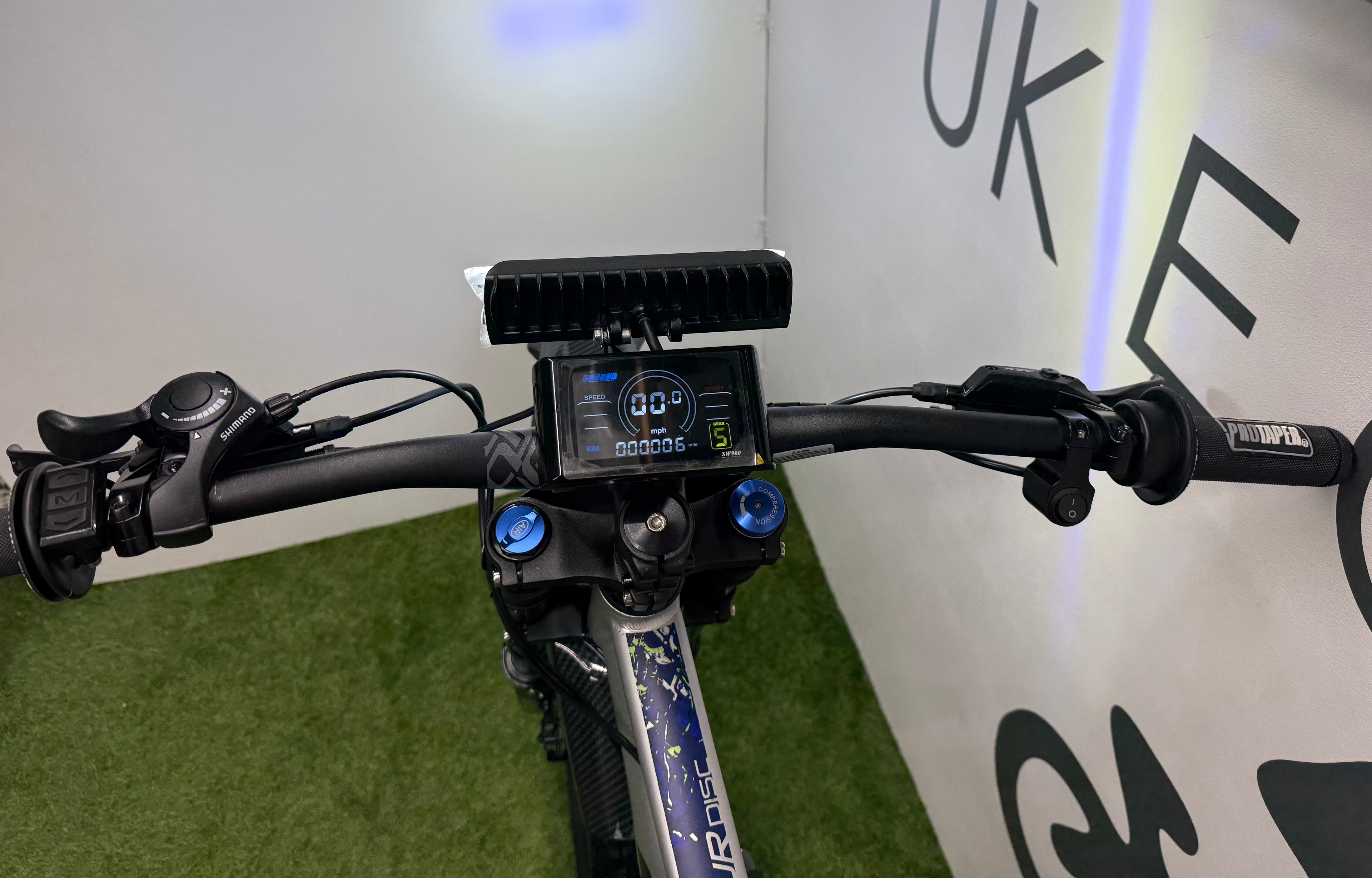 Carrera Valour Disc electric bike 72v 3000 Watts mtx Lithium🔋 Silver Edition With Double Shoulder Forks