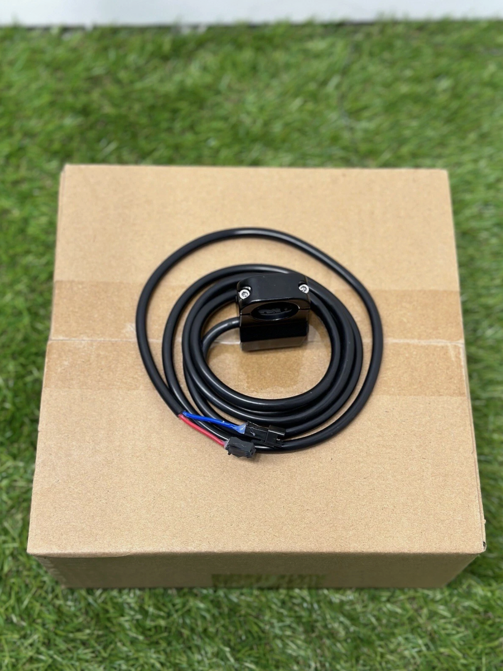 E-Bike Handlebar On/Off Rocker Switch electric bike/ E scooter Compatible/250w restrictor switch.